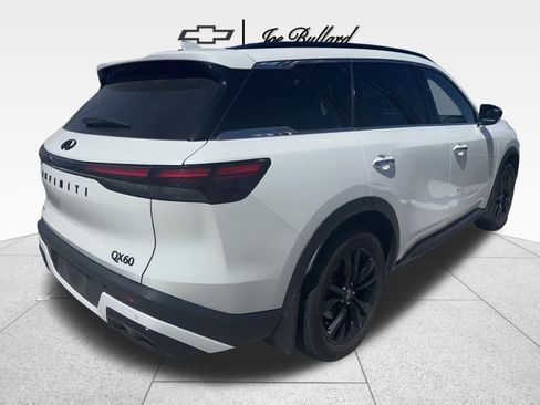 Used 2025 INFINITI QX60 Luxe w/ Black Edition image 4