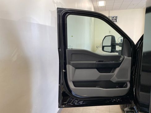 New 2026 Ford F350 XL w/ XL Chrome Package image 10