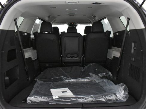 Certified 2024 Kia Carnival LX image 30