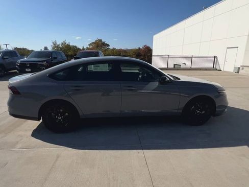 New 2025 Honda Accord SE image 10