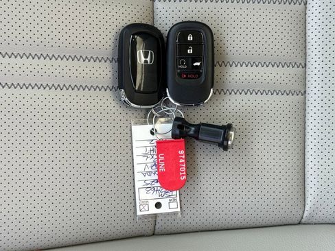 Certified 2025 Honda HR-V EX-L image 28