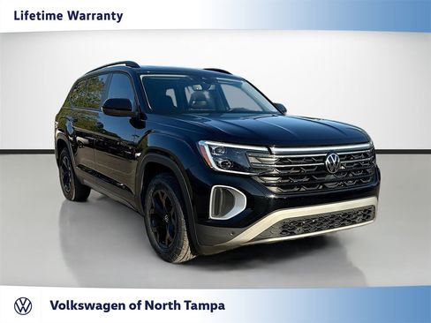 Used 2024 Volkswagen Atlas Peak Edition SEL image 1