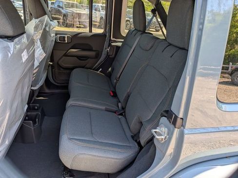 New 2026 Jeep Wrangler Unlimited Sahara AWD/4WD image 10