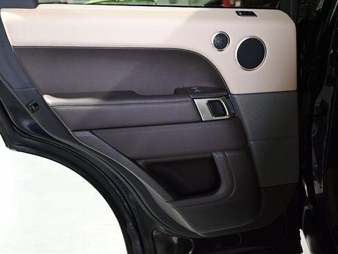 Used 2020 Land Rover Range Rover Sport SE image 25