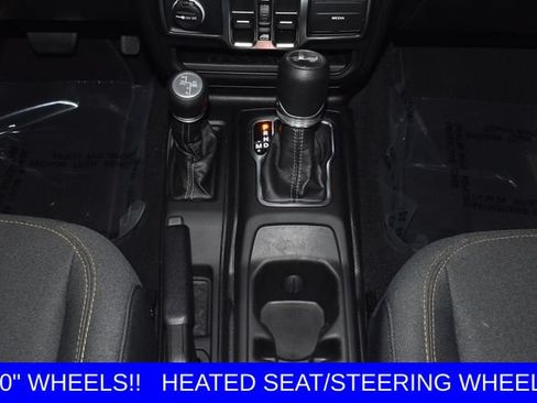 Used 2025 Jeep Wrangler Unlimited Sahara AWD/4WD image 30