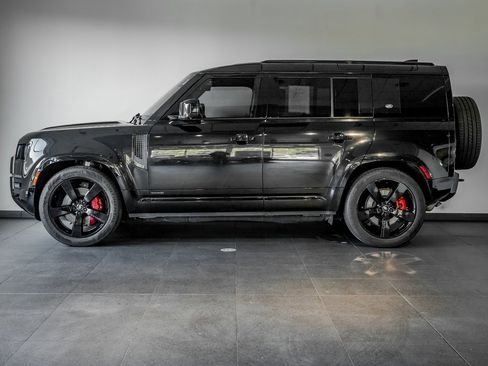 Used 2024 Land Rover Defender 110 X image 2