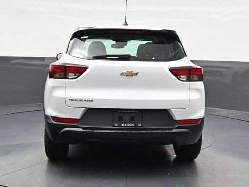 Used 2023 Chevrolet TrailBlazer LS FWD image 4