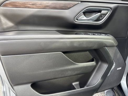 Used 2024 Chevrolet Tahoe Z71 w/ Z71 Off-Road Package image 17