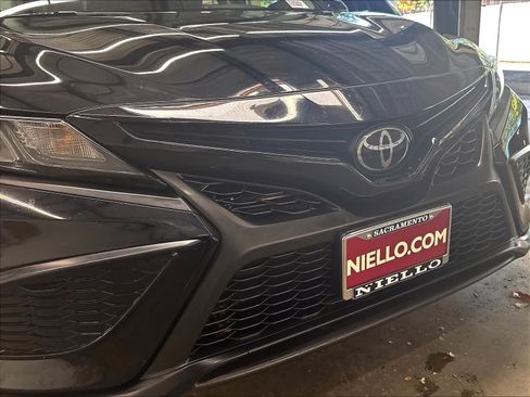 Used 2022 Toyota Camry SE w/ Convenience Package FWD image 33