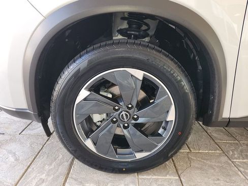 Used 2025 Nissan Rogue SV image 29