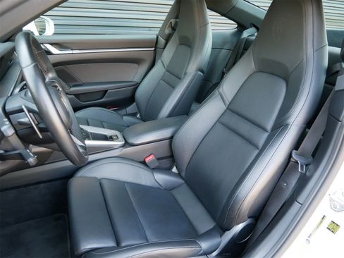 Used 2020 Porsche 911 Carrera S image 6