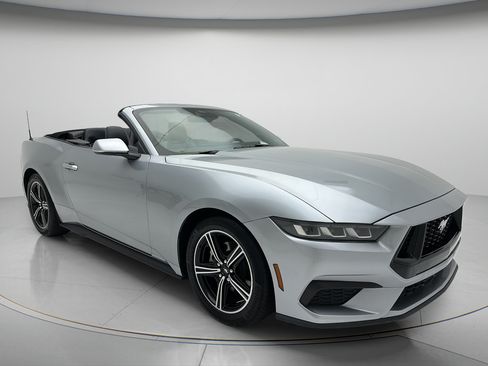 Used 2025 Ford Mustang Premium RWD image 10