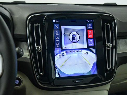 Certified 2026 Volvo XC40 B5 Ultra w/ Climate Package AWD/4WD image 22