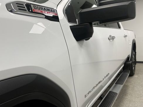 Used 2024 GMC Sierra 2500 Denali image 16