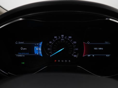 Used 2017 Ford Fusion SE w/ Fusion SE Technology Package image 24