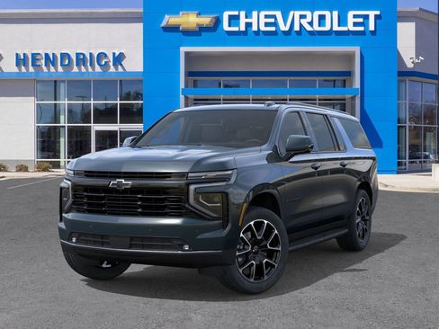 New 2026 Chevrolet Suburban RST image 8