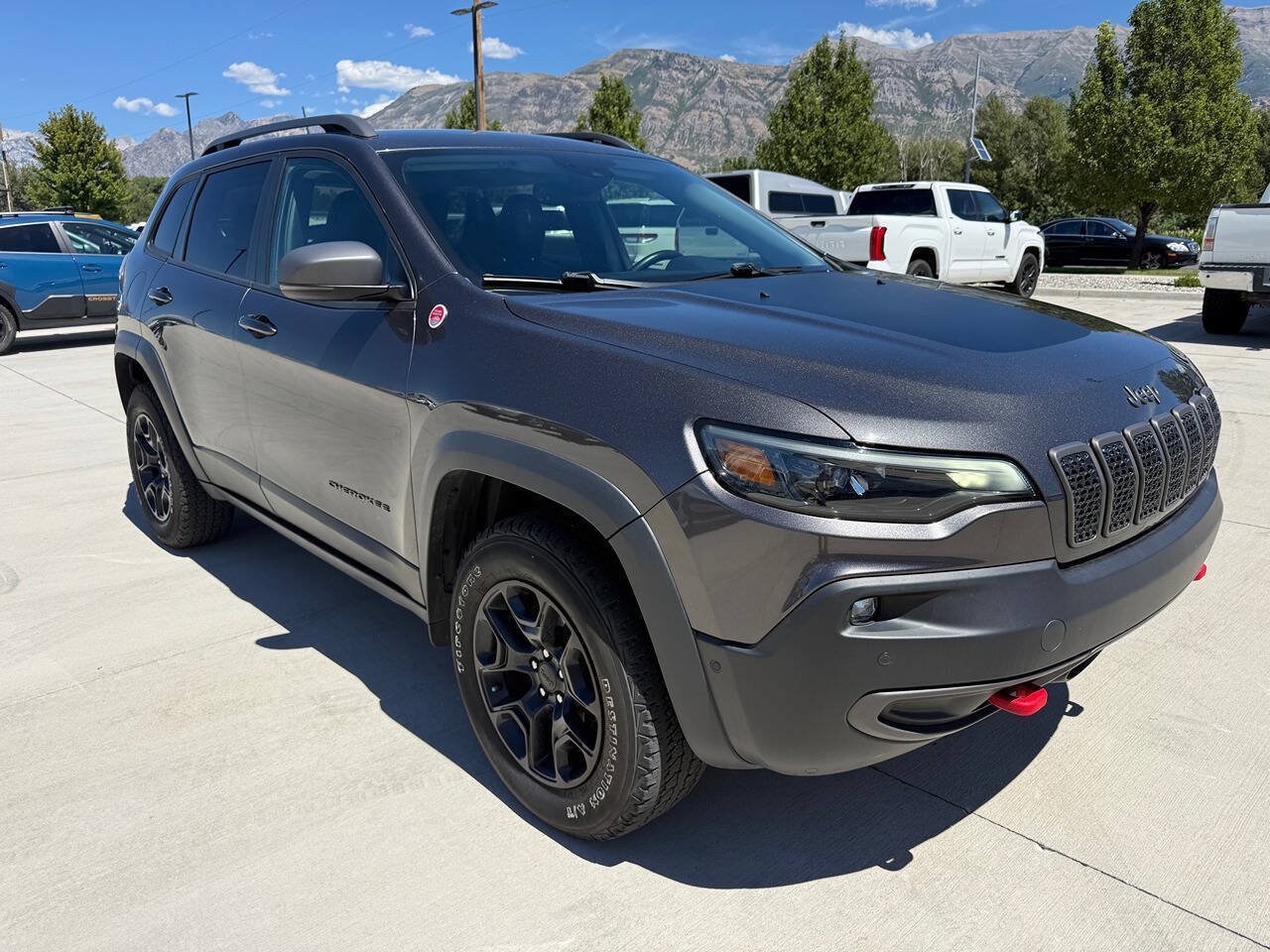 Used 2021 Jeep Cherokee Trailhawk w/ Technology Group AWD/4WD image 1