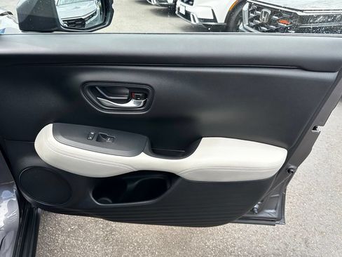 Used 2024 Honda HR-V LX image 15