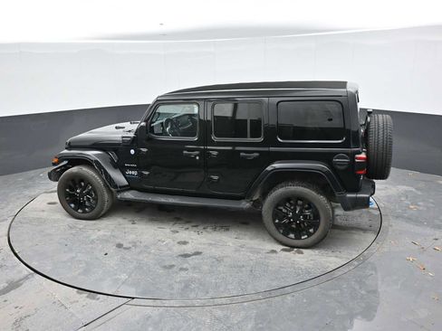 Used 2023 Jeep Wrangler Sahara w/ Cold Weather Group image 13