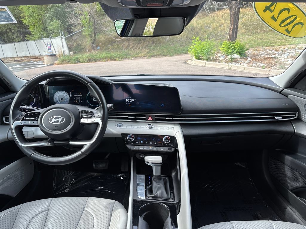 Certified 2024 Hyundai Elantra Limited FWD image 18