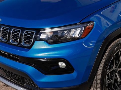 Used 2026 Jeep Compass Limited image 38