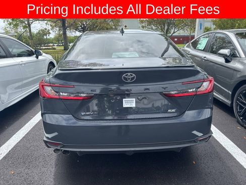Used 2025 Toyota Camry SE w/ Convenience Package FWD image 4