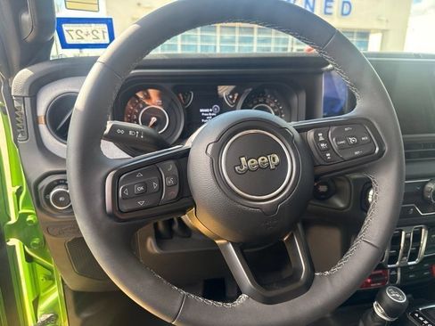 Used 2025 Jeep Wrangler Unlimited Sport AWD/4WD image 9