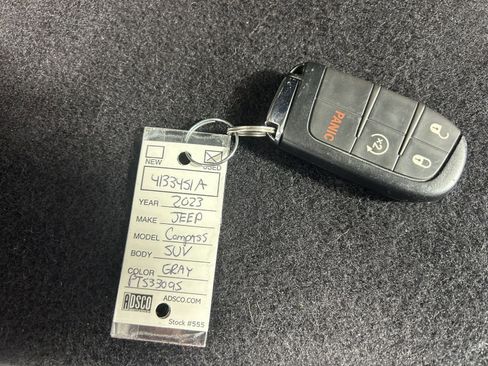 Used 2023 Jeep Compass Limited w/ Sun and Sound Group AWD/4WD image 4