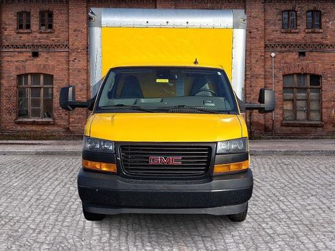 Used 2021 GMC Savana 3500 Extended w/ Power Convenience Package image 2