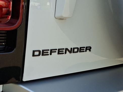 Used 2025 Land Rover Defender 110 S AWD/4WD image 30