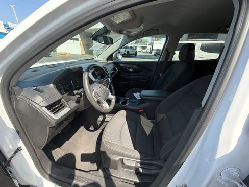 Used 2024 GMC Terrain SLE FWD image 10