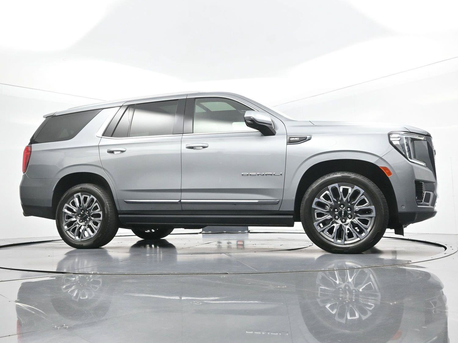 Used 2023 GMC Yukon Denali Ultimate AWD/4WD image 45