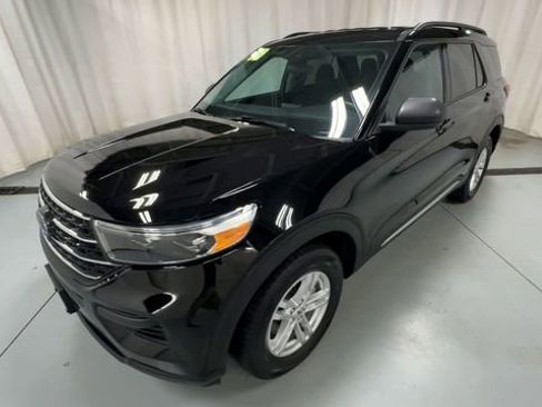 Used 2023 Ford Explorer XLT AWD/4WD image 4