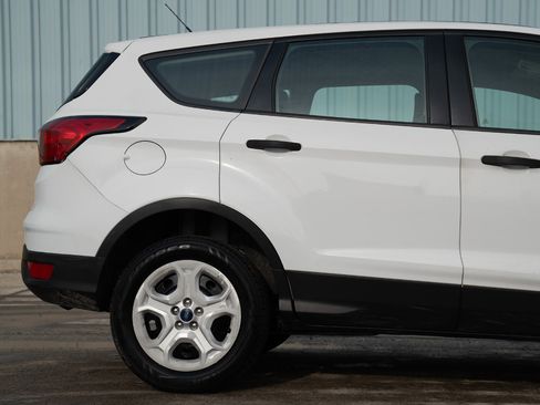 Used 2019 Ford Escape S image 12