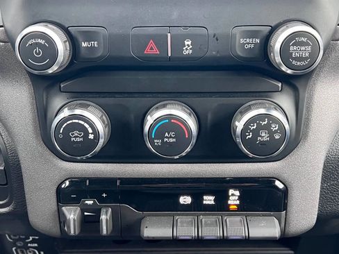 Used 2024 RAM 3500 Tradesman w/ Chrome Appearance Group image 25