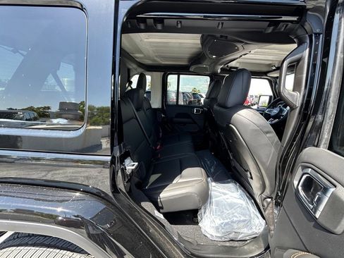 New 2025 Jeep Wrangler Sahara image 25