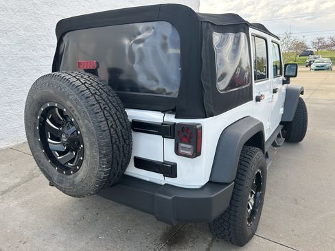 Used 2018 Jeep Wrangler Unlimited Sport S AWD/4WD image 6