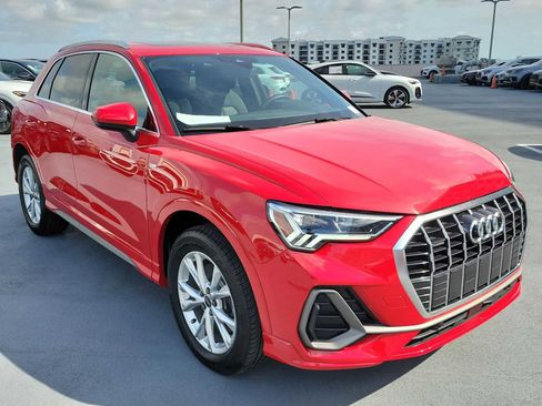Certified 2025 Audi Q3 2.0T Premium w/ Convenience Package AWD/4WD image 8