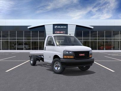 New 2026 GMC Savana 3500 Regular Wheelbase w/ Driver Convenience Package