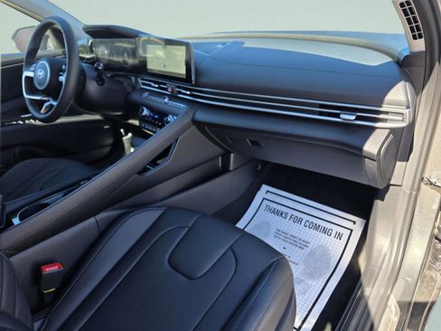 New 2026 Hyundai Elantra Limited image 17
