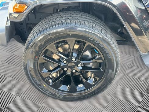 Certified 2023 Jeep Wrangler Unlimited Sahara AWD/4WD image 35