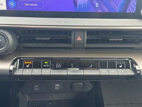 Used 2023 Toyota Prius XLE FWD image 22