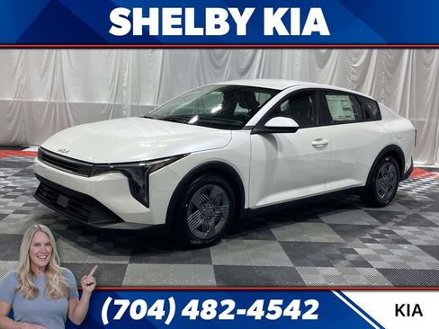 New 2026 Kia K4 LX image 1