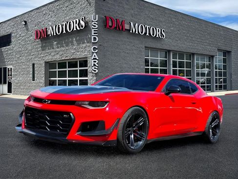 Used 2019 Chevrolet Camaro ZL1 image 1