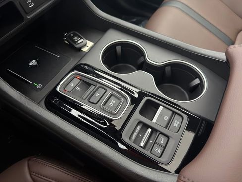 Used 2026 Honda Pilot Touring image 38