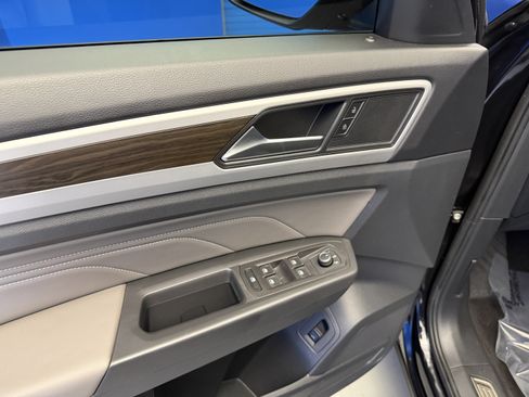 Certified 2023 Volkswagen Atlas SE w/ Panoramic Sunroof Package FWD image 10