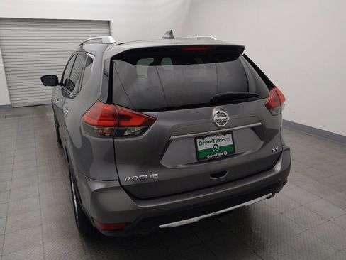 Used 2017 Nissan Rogue SV w/ SV Premium Package FWD image 6