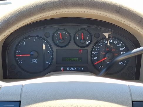 Used 2004 Ford Freestar SEL image 21