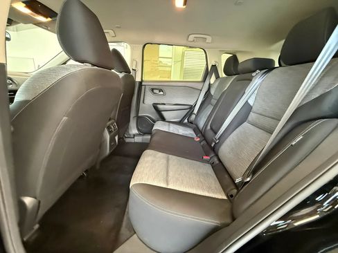 Used 2023 Nissan Rogue SV FWD image 16