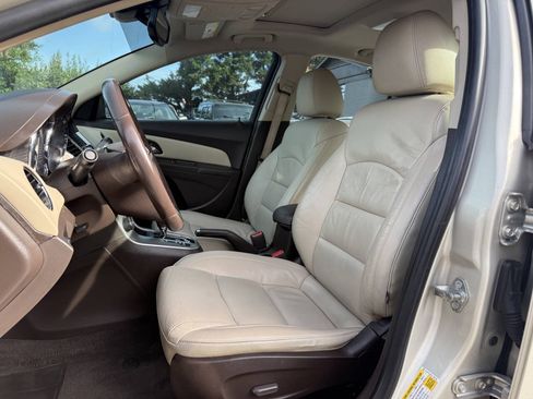 Used 2015 Chevrolet Cruze LT w/ Sun, Sound and Sport Package FWD image 9